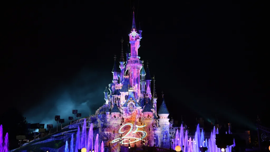 25 лет Диснейленду в Париже Диснейленд Париж шоу Disney Illuminations 25 лет Диснейленду в Париже