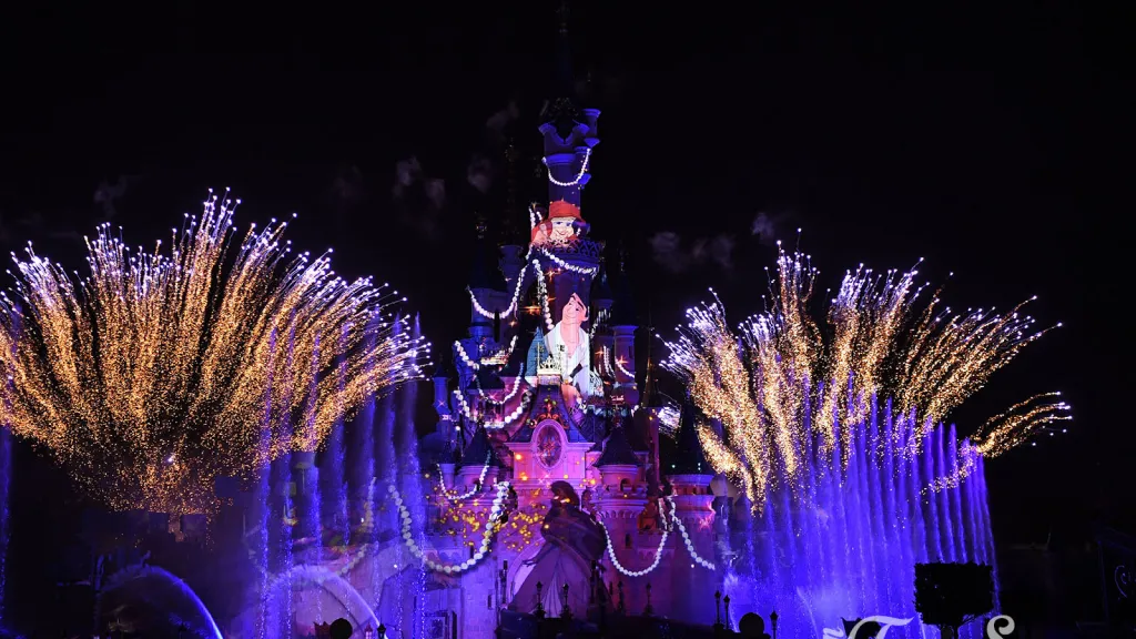 3-й сюжет - Прекрасная русалочка Ариель Диснейленд Париж шоу Disney Illuminations 3-й сюжет - Прекрасная русалочка Ариель