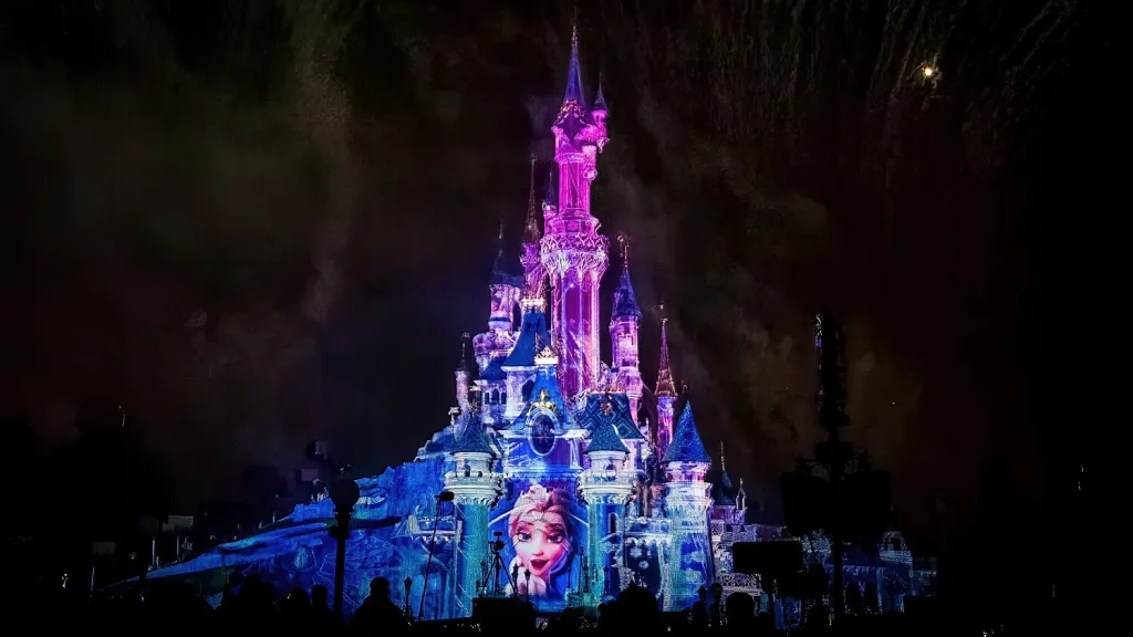 8-й сюжет - Эльза и Холодное средце Диснейленд Париж шоу Disney Illuminations 8-й сюжет - Холодное средце
