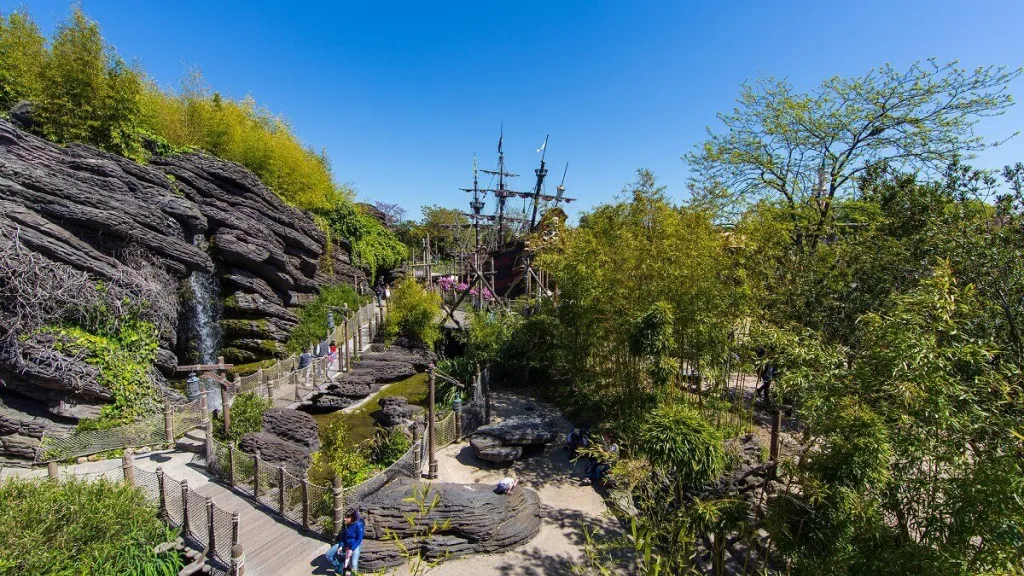 Дорога на Море фехтовальщиков Диснейленд Париж Аттракцион Adventure Isle Дорога на Море фехтовальщиков