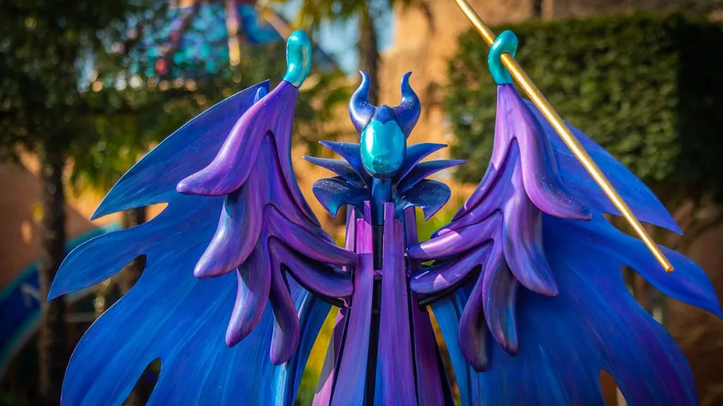 Maleficent (Малифисента) Диснейленд Париж Аттракцион Gardens of Wonder Maleficent (Малифисента)