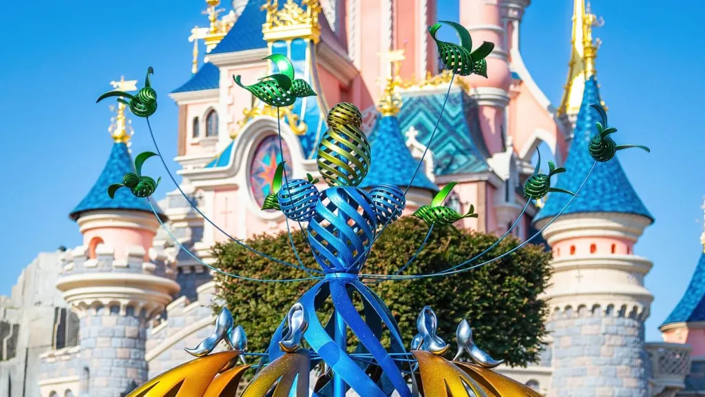 Cinderella (Золушка) из мультфильма Золушка Диснейленд Париж Аттракцион Gardens of Wonder Cinderella (Золушка) из мультфильма Золушка