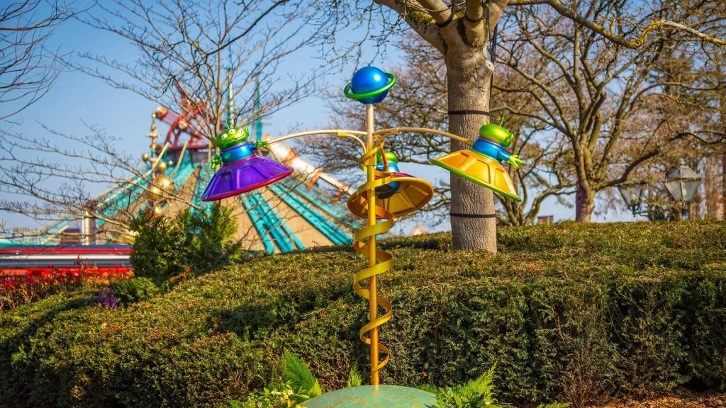 Toy Story Aliens (Зелёные пришельцы) Диснейленд Париж Аттракцион Gardens of Wonder Toy Story Aliens (Зелёные пришельцы)