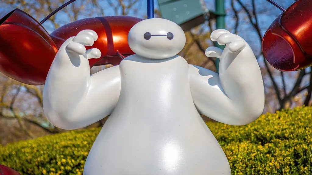 Baymax (Бэймакс) из Город героев Диснейленд Париж Аттракцион Gardens of Wonder Baymax (Бэймакс) из Город героев