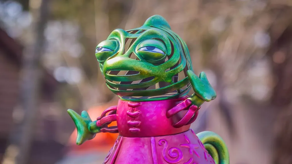 Хамелеон Pascal (Паскаль) из Рапунцель Диснейленд Париж Аттракцион Gardens of Wonder Хамелеон Pascal (Паскаль) из Рапунцель