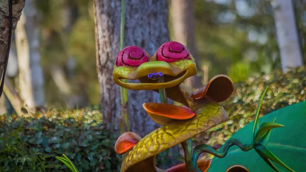 Удав Kaa (Каа) из Книги джунглей Диснейленд Париж Аттракцион Gardens of Wonder Удав Kaa (Каа) из Книга джунглей