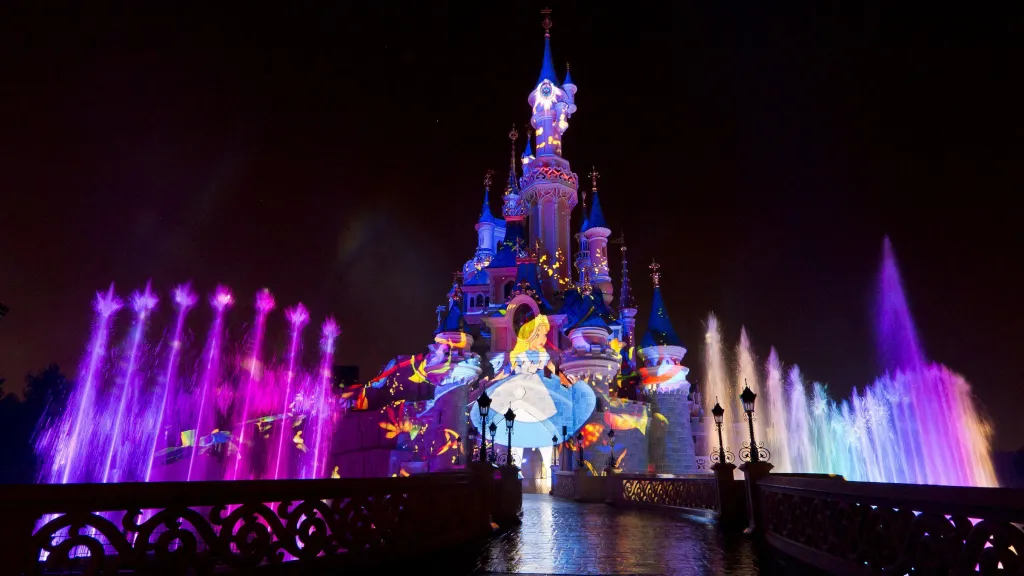VIP сопровождение на Disney Illuminations Диснейленд Париж VIP сопровождение на Disney Illuminations