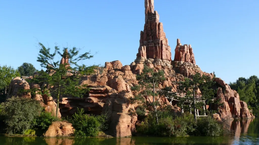 Диснейленд Париж Big Thunder Mountain Громовая гора