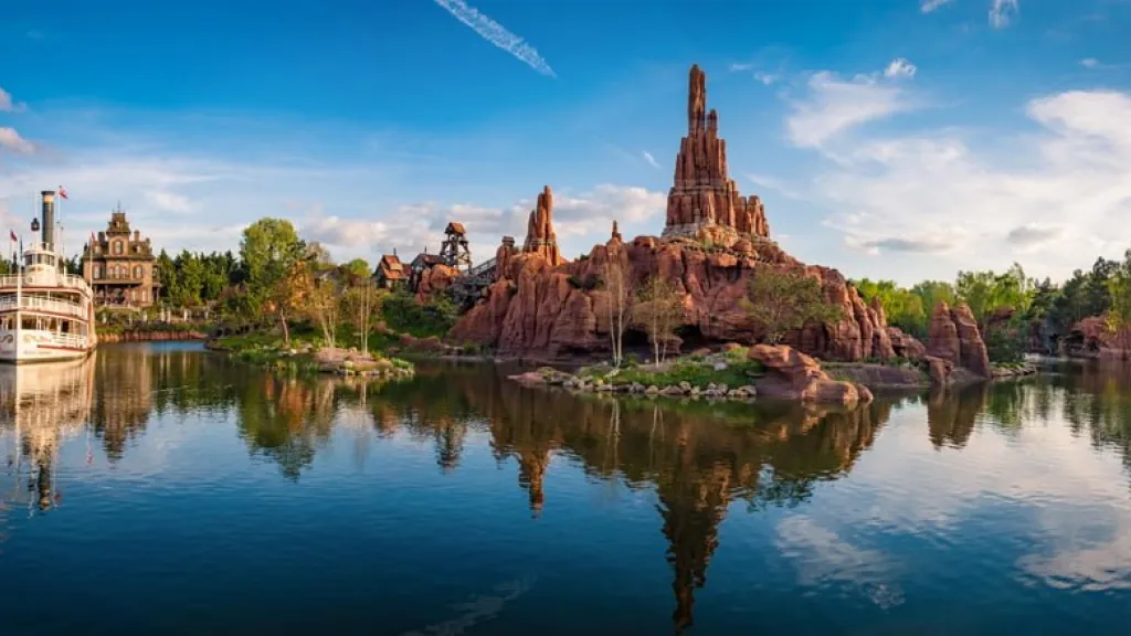 Диснейленд Париж Big Thunder Mountain Громовая гора и Поместье Призраков