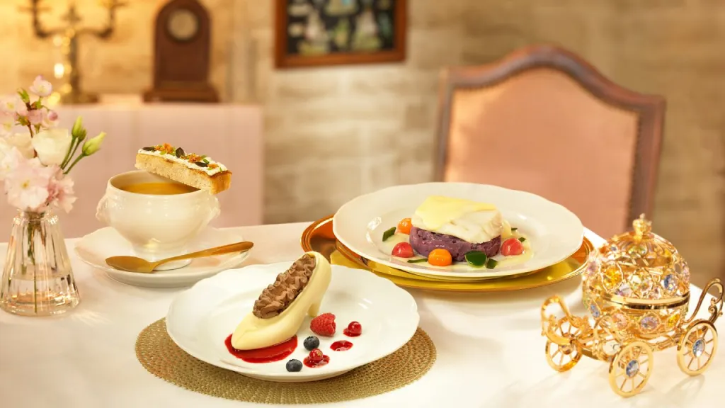 Изысканное меню в Auberge de Cendrillon Диснейленд Париж Изысканное меню в Auberge de Cendrillon