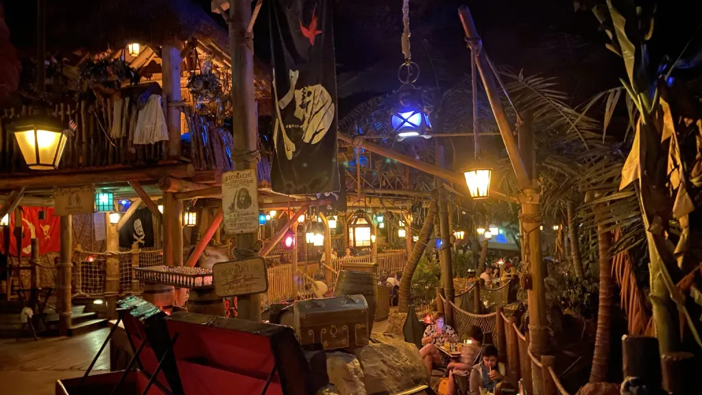 Пиратские артефакты в Captain Jack’s Диснейленд Париж Пиратские артефакты в Captain Jack’s