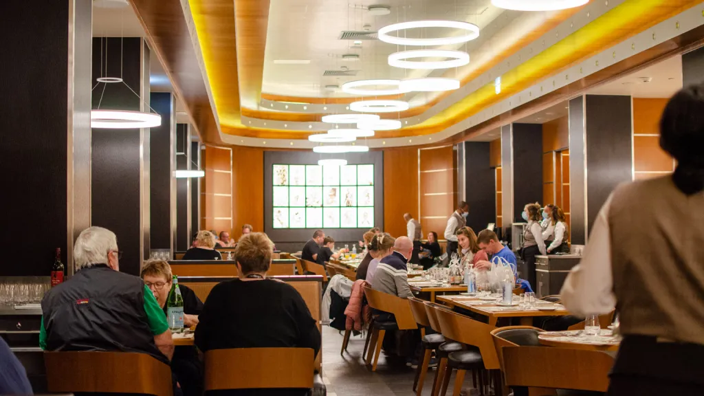 VIP бронирование в Downtown Restaurant Диснейленд Париж VIP бронирование в Downtown Restaurant