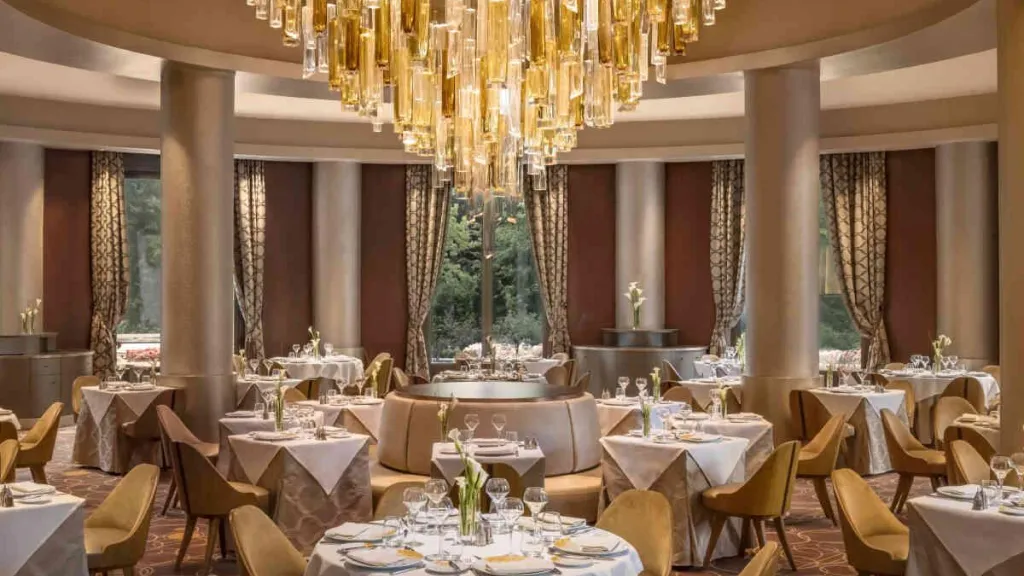 Интерьер Manhattan Restaurant Диснейленд Париж Интерьер Manhattan Restaurant