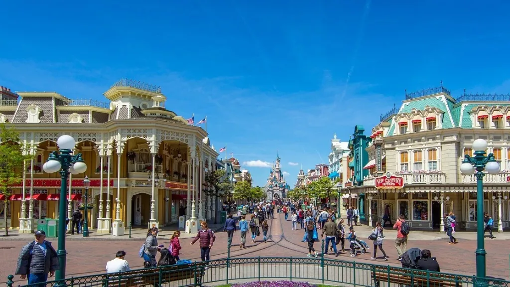 Главная улица США (Main Street U.S.A.) Диснейленд Париж Главная улица США (Main Street U.S.A.)