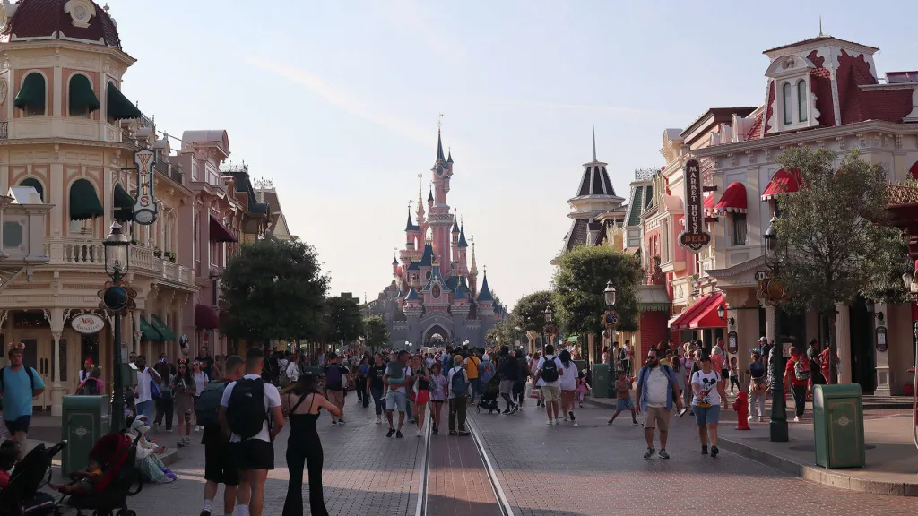 VIP сопровождение на Main Street USA Диснейленд Париж VIP сопровождение на Main Street USA