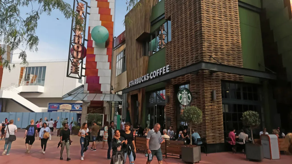 Вход в кафе Starbucks Coffee Диснейленд Париж Вход в кафе Starbucks Coffee