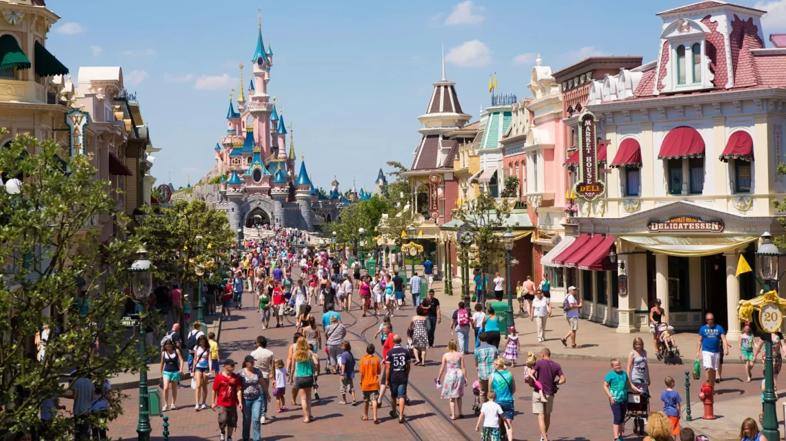 Диснейленд Париж экскурсия в парке Disneyland® Park • Экскурсионные туры в парке Disneyland® Park • Экскурсия в Disneyland® Park.