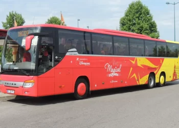 Диснейленд Париж автобус • Shuttle Bus в Диснейленд Париж • Автобус из аэропорта в Диснейленд Париж • Автобус из Парижа в Диснейленд.
