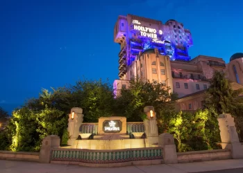 Диснейленд Париж экскурсия в The Twilight Zone Tower of Terror • Экскурсионный тур в Сумеречная зона Башня ужаса Диснейленд Париж.