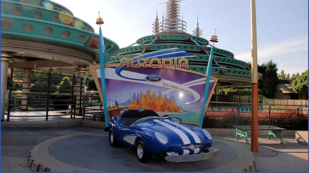 Фотозона с ретро автомобилем disneyland-paris-attraction-autopia-004