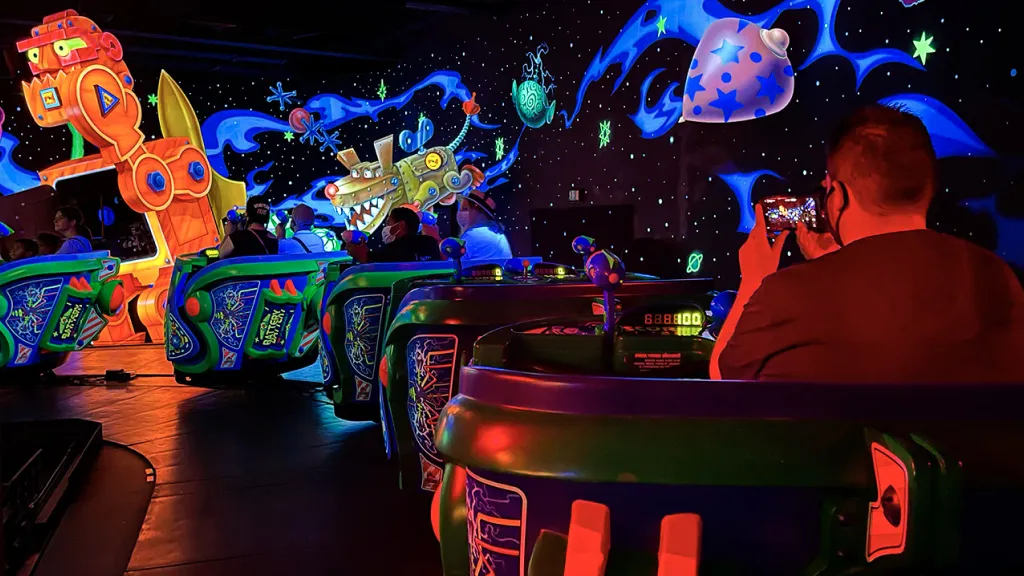 VIP гид на Buzz Lightyear Laser Blast Диснейленд Париж VIP гид на Buzz Lightyear Laser Blast