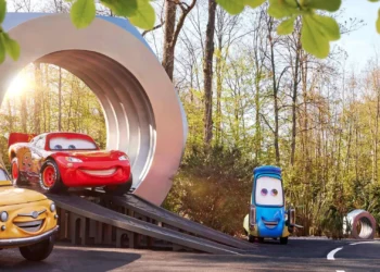 Диснейленд Париж аттракцион Cars ROAD TRIP