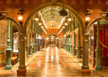 Диснейленд Париж аттракцион Discovery Arcade