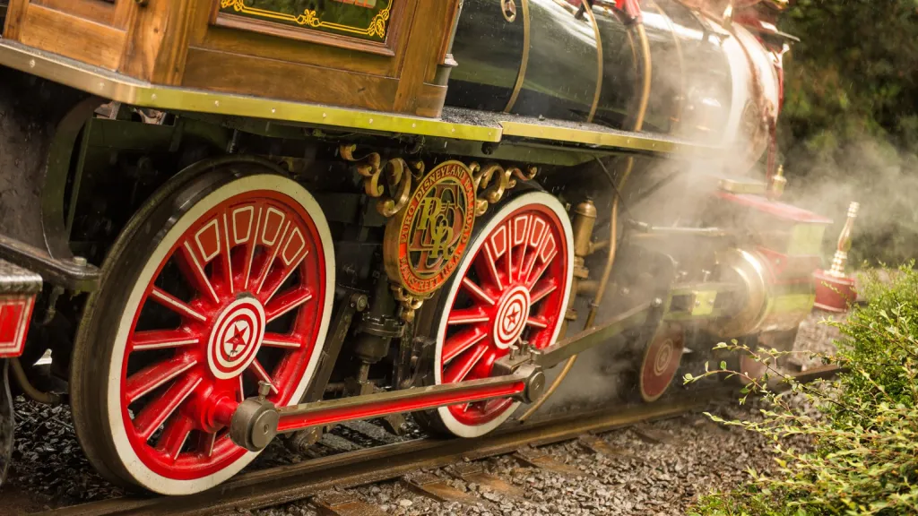 VIP тур на Disneyland Railroad Диснейленд Париж Disneyland Railroad VIP гид на Disneyland Railroad