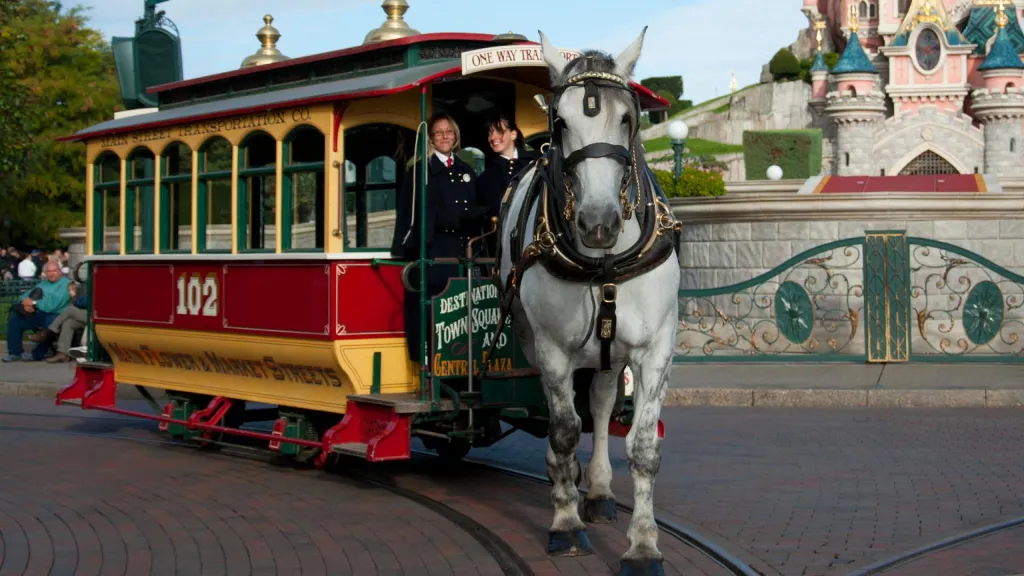 Трамвай 102 - Flower Street Диснейленд Париж Horse-Drawn Streetcars Трамвай 102 - Flower Street