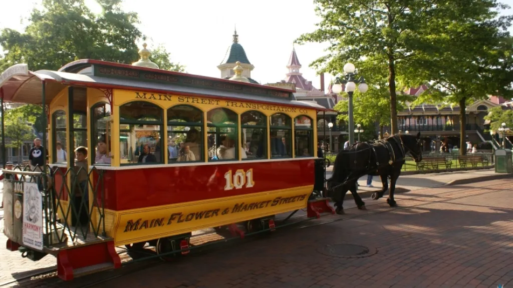 Трамвай 101 - Main Street Диснейленд Париж Horse-Drawn Streetcars Трамвай 101 - Main Street