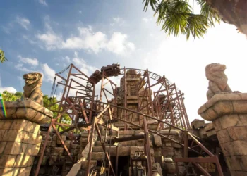 Диснейленд Париж аттракцион Indiana Jones and the Temple of Peril