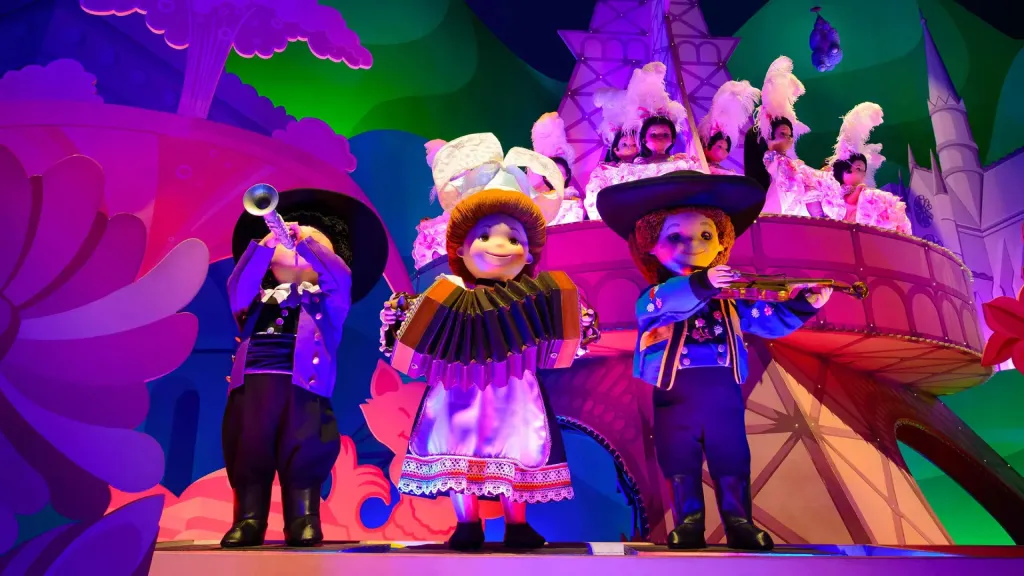 VIP гид на It's a small world Диснейленд Париж VIP гид на It's a small world