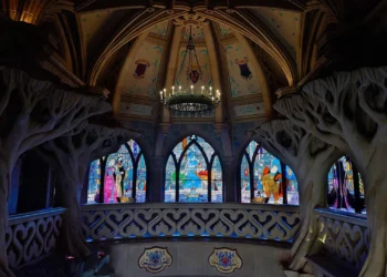 Диснейленд Париж аттракцион La Galerie de la Belle au Bois Dormant