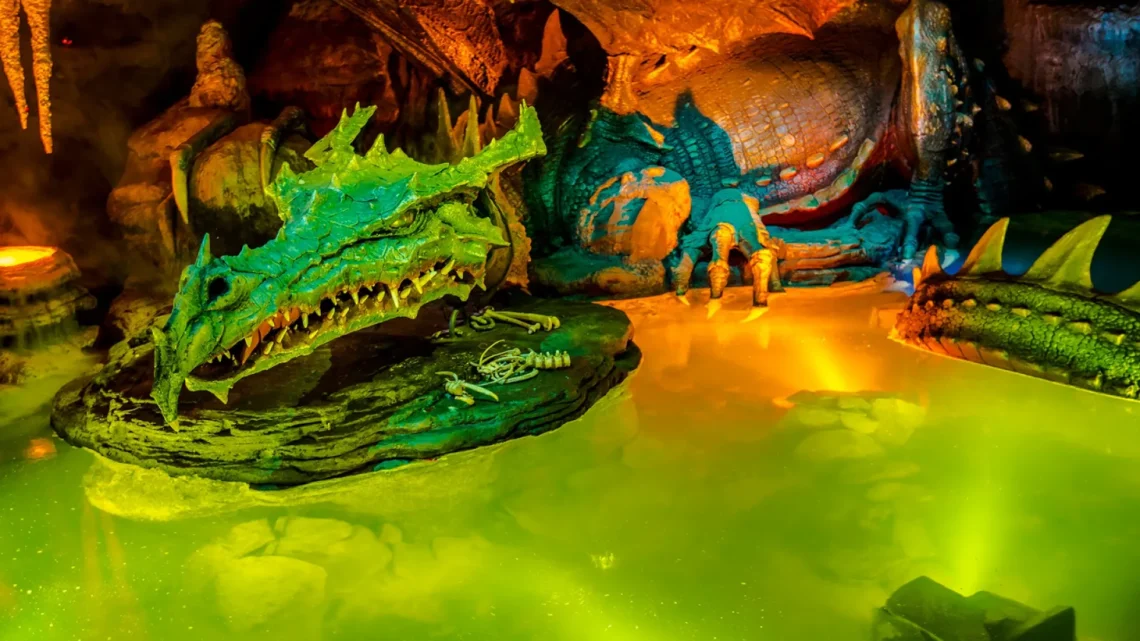 Диснейленд Париж аттракцион La Tanière du Dragon