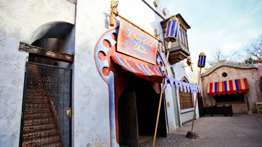 Вход в аттракцион Диснейленд Париж Le Passage Enchanté d'Aladdin Вход в аттракцион