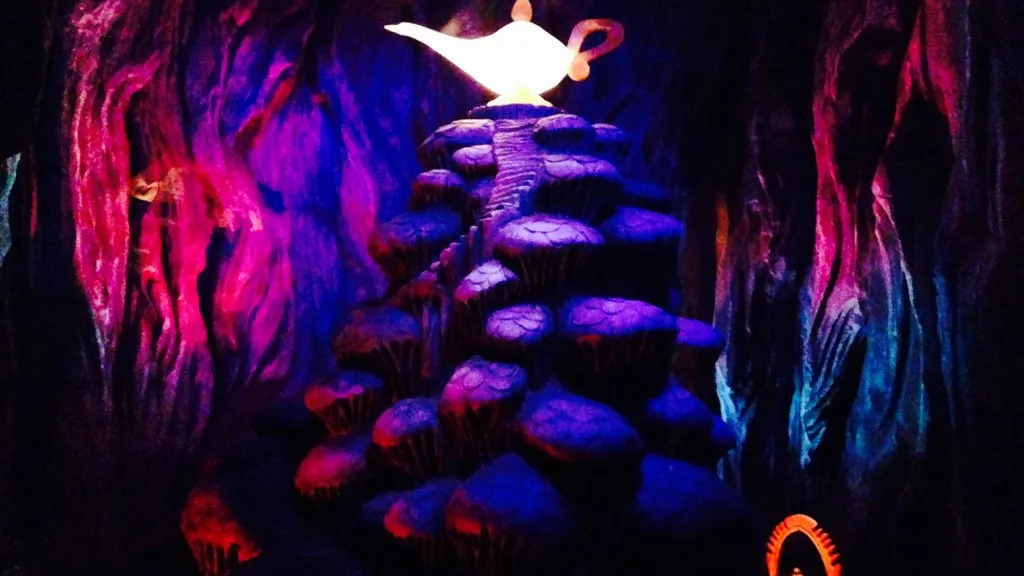Волшебная лампа Аладдина Диснейленд Париж Le Passage Enchanté d'Aladdin Волшебная лампа Аладдина