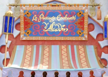 Диснейленд Париж аттракцион Le Passage Enchanté D'Aladdin