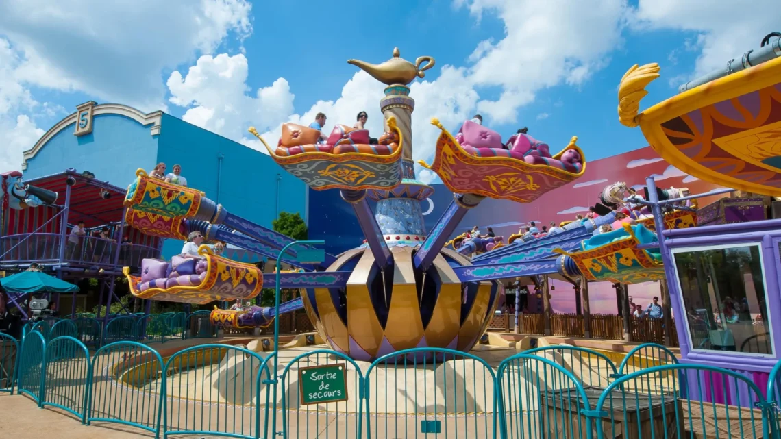 Диснейленд Париж аттракцион Les Tapis Volants - Flying Carpets Over Agrabah