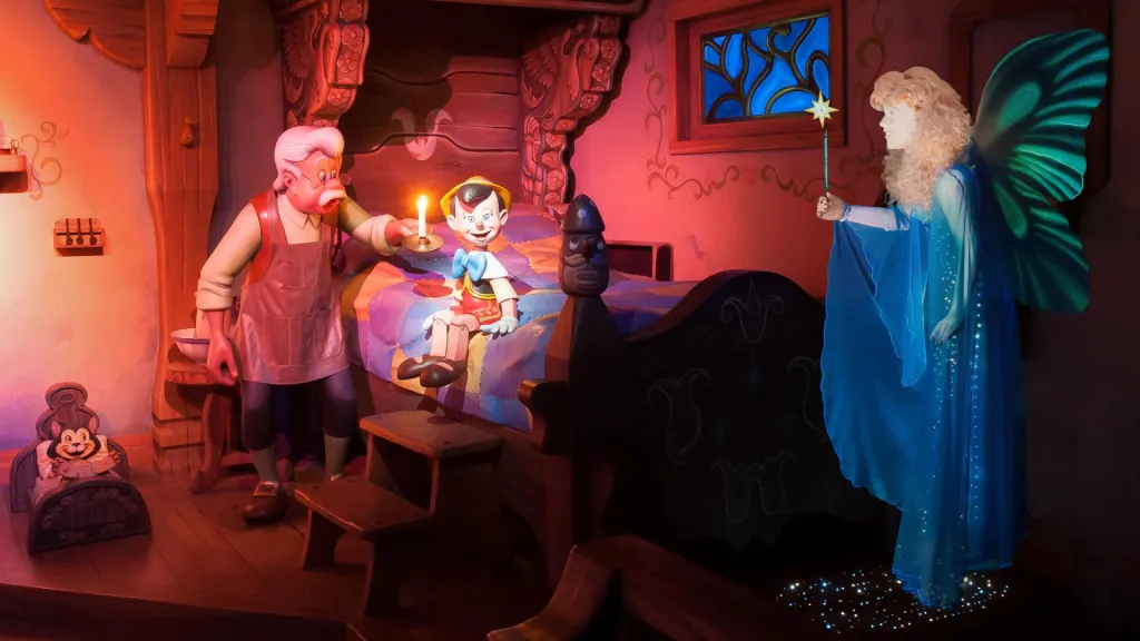 Папа Джеппетто, Пиноккио и Фея Диснейленд Париж Аттракцион Les Voyages de Pinocchio Папа Джеппетто, Пиноккио и Фея