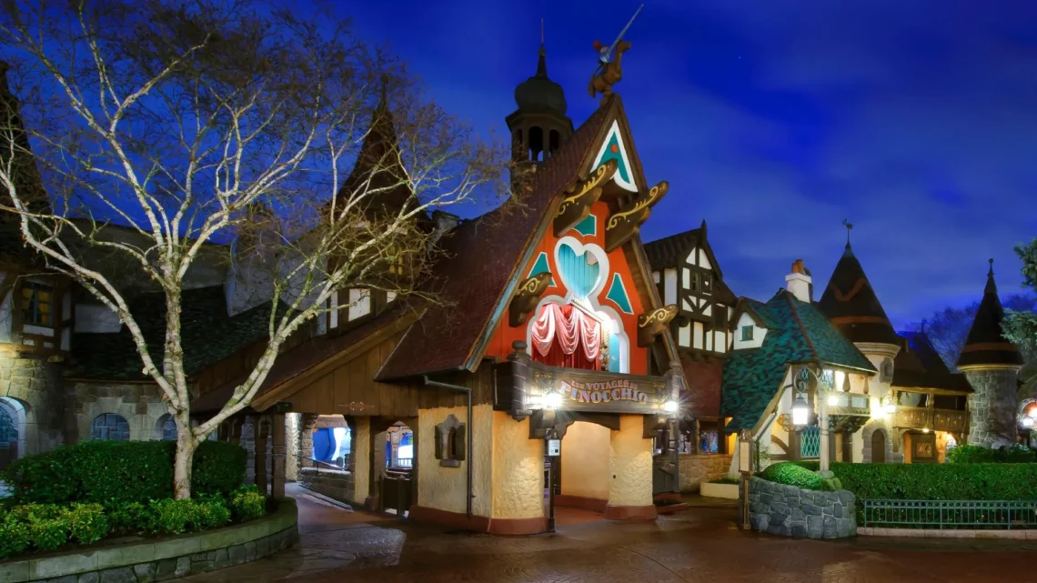Диснейленд Париж аттракцион Les Voyages de Pinocchio