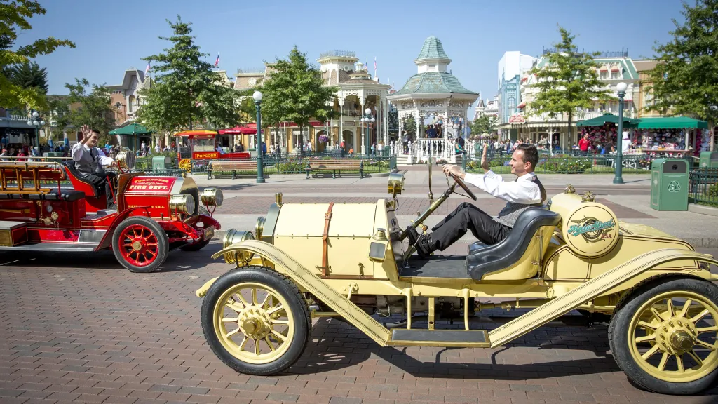 Mercer (Мерсер) Диснейленд Париж Main Street Vehicles Mercer (Мерсер)