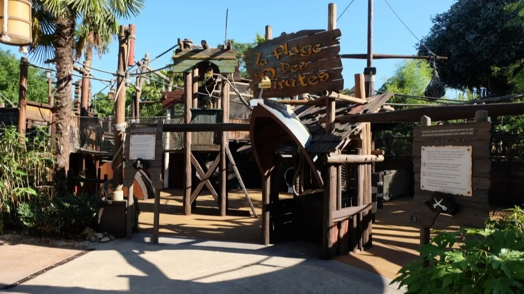 Вход в аттракцион La Plage des Pirates Диснейленд Париж Аттракцион Pirates Beach Вход на аттракцион Pirates Beach