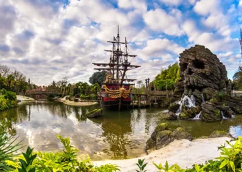 Диснейленд Париж аттракцион Pirates’ Beach