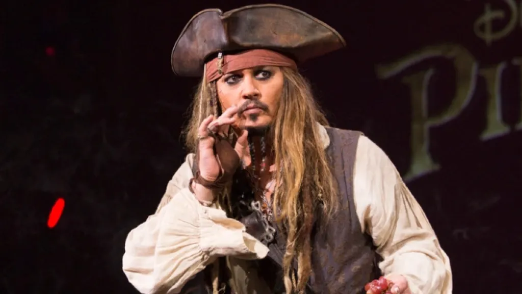 Джонни Депп в роли Джека Воробья Диснейленд Париж Аттракцион Pirates of the Caribbean Джонни Депп в роли Джека Воробья