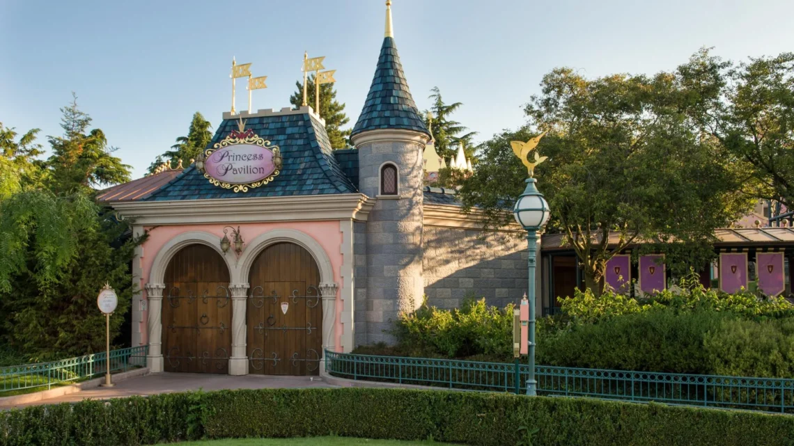 Диснейленд Париж аттракцион Princess Pavilion