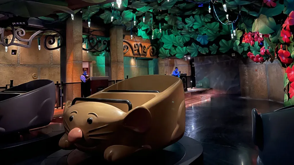 Диснейленд Париж Аттракцион Ratatouille: The Adventure Поездка на крысомобиле