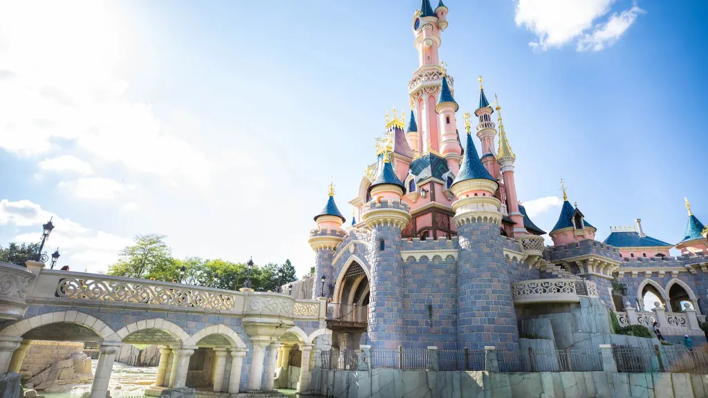 Места для селфи Диснейленд Париж Аттракцион Sleeping Beauty Castle Места для селфи