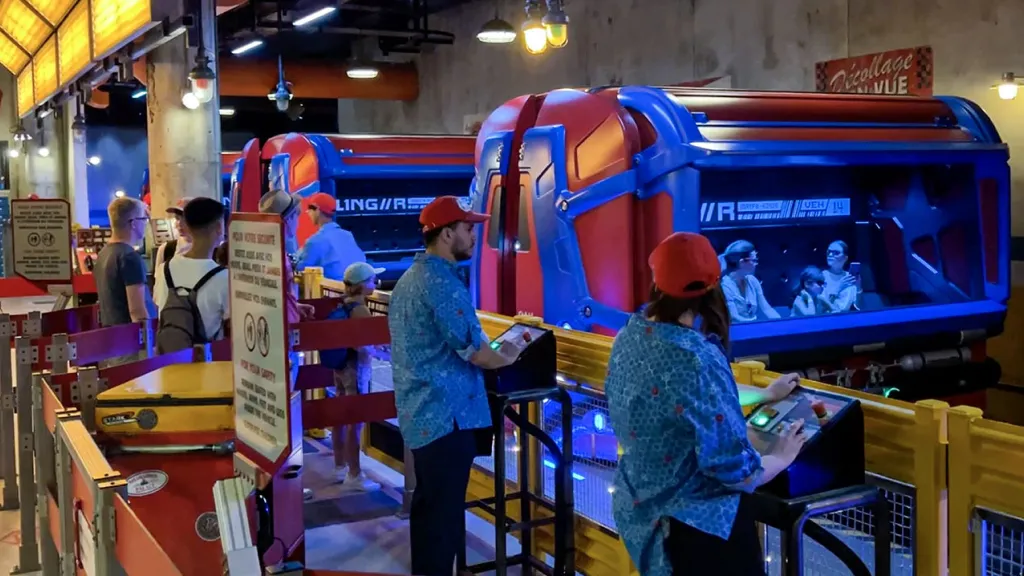 Место для посадки на аттракцион Диснейленд Париж Аттракцион Spiderman W.E.B. Adventure Место для посадки на аттракцион