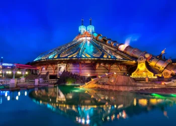 Диснейленд Париж аттракцион Star Wars Hyperspace Mountain
