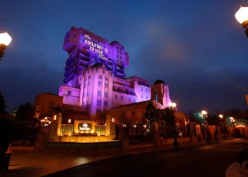 Диснейленд Париж аттракцион The Twilight Zone Tower of Terror